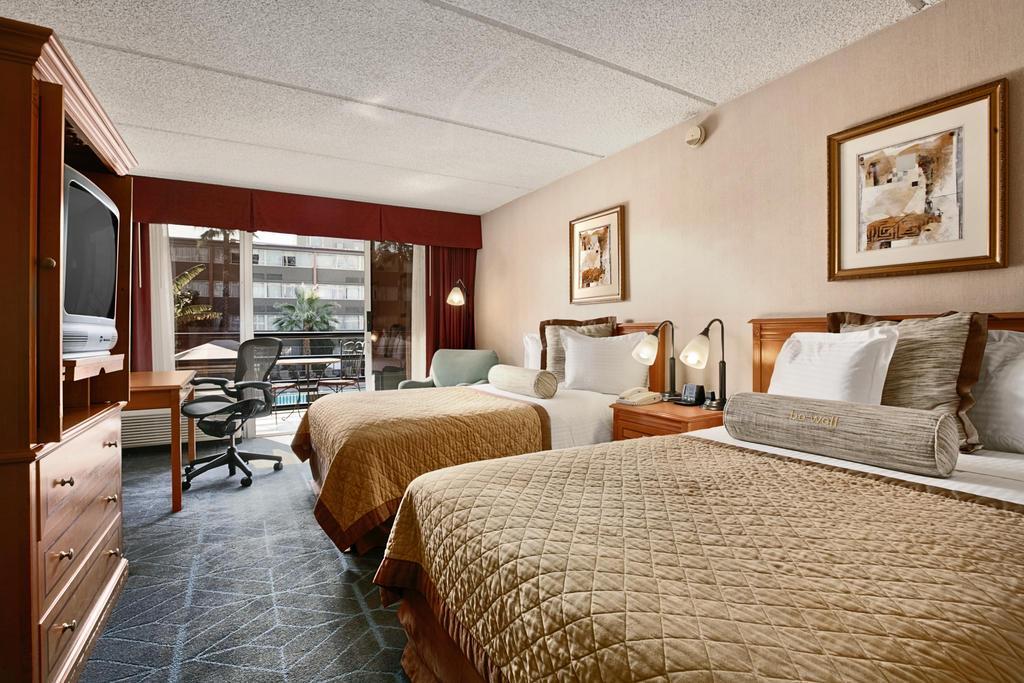 Howard Johnson By Wyndham Fullerton/Anaheim Conference Cntr Esterno foto