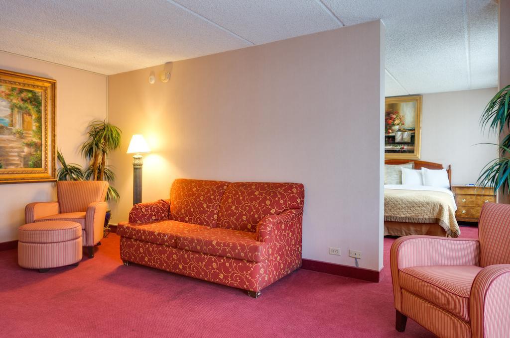 Howard Johnson By Wyndham Fullerton/Anaheim Conference Cntr Esterno foto