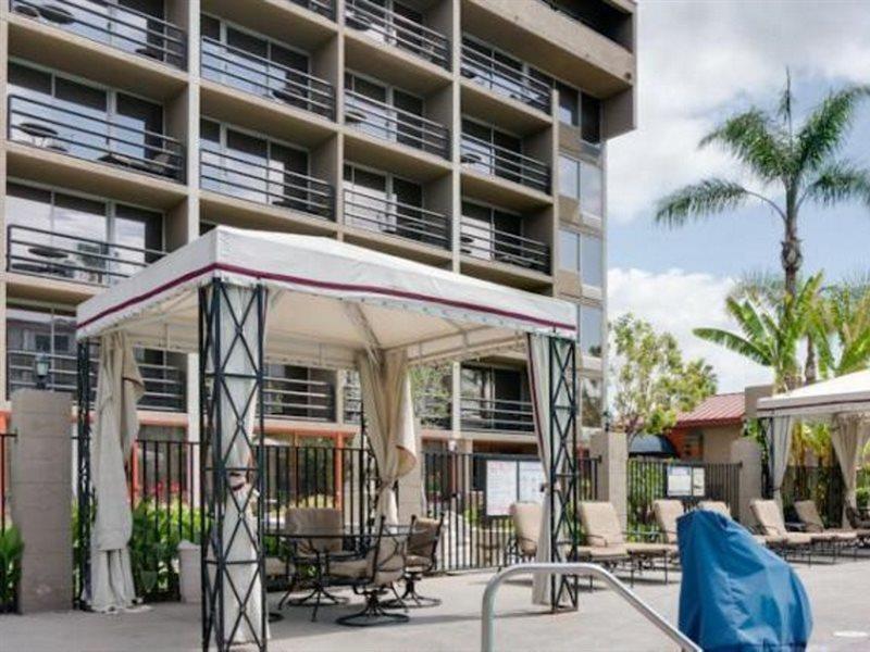 Howard Johnson By Wyndham Fullerton/Anaheim Conference Cntr Esterno foto