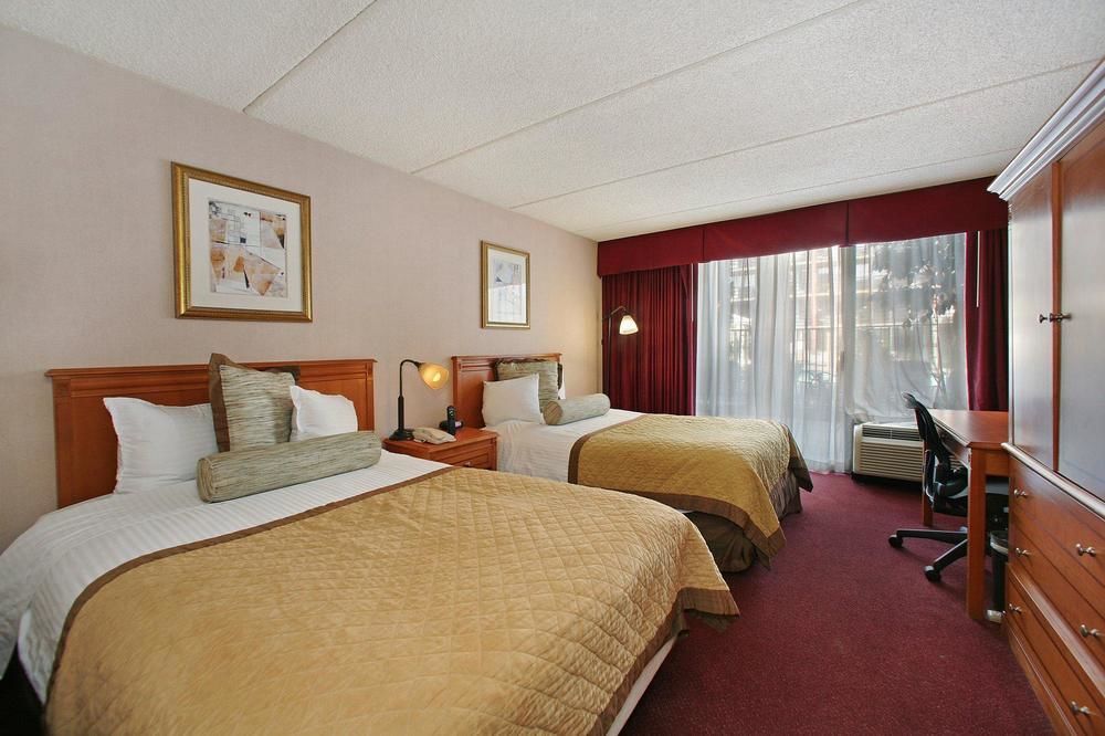 Howard Johnson By Wyndham Fullerton/Anaheim Conference Cntr Esterno foto