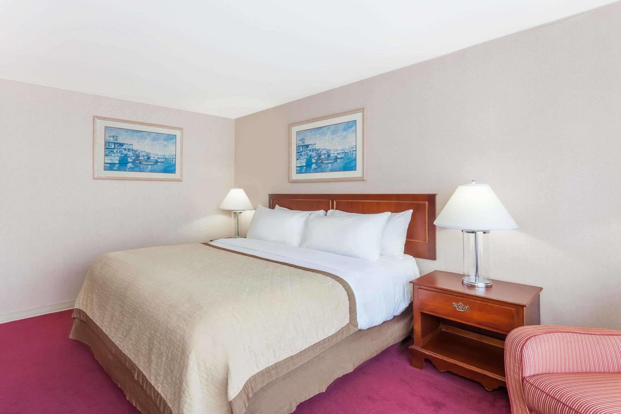 Howard Johnson By Wyndham Fullerton/Anaheim Conference Cntr Esterno foto