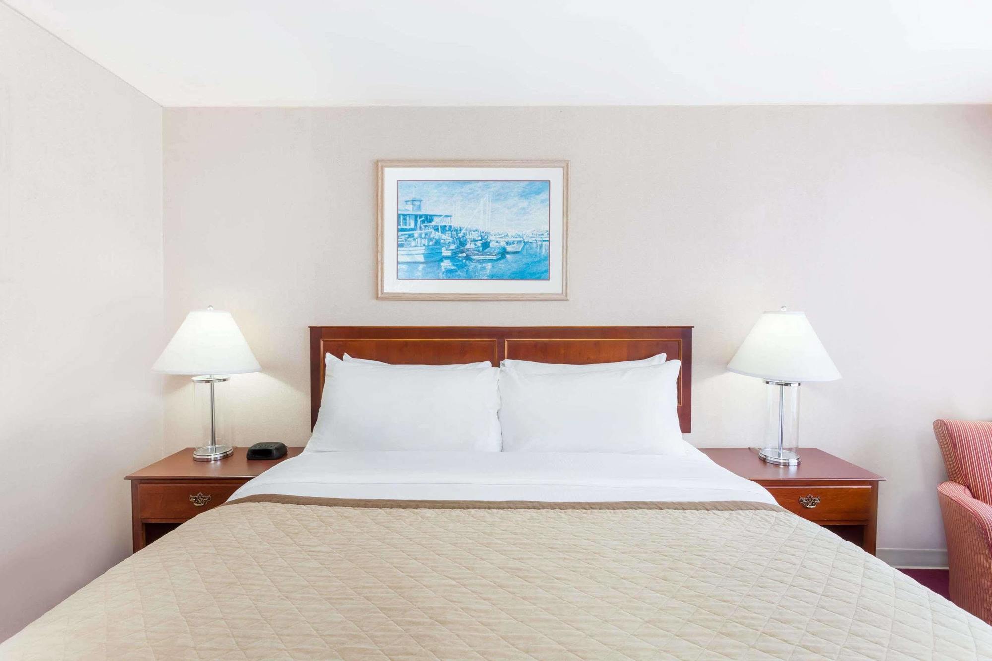 Howard Johnson By Wyndham Fullerton/Anaheim Conference Cntr Esterno foto